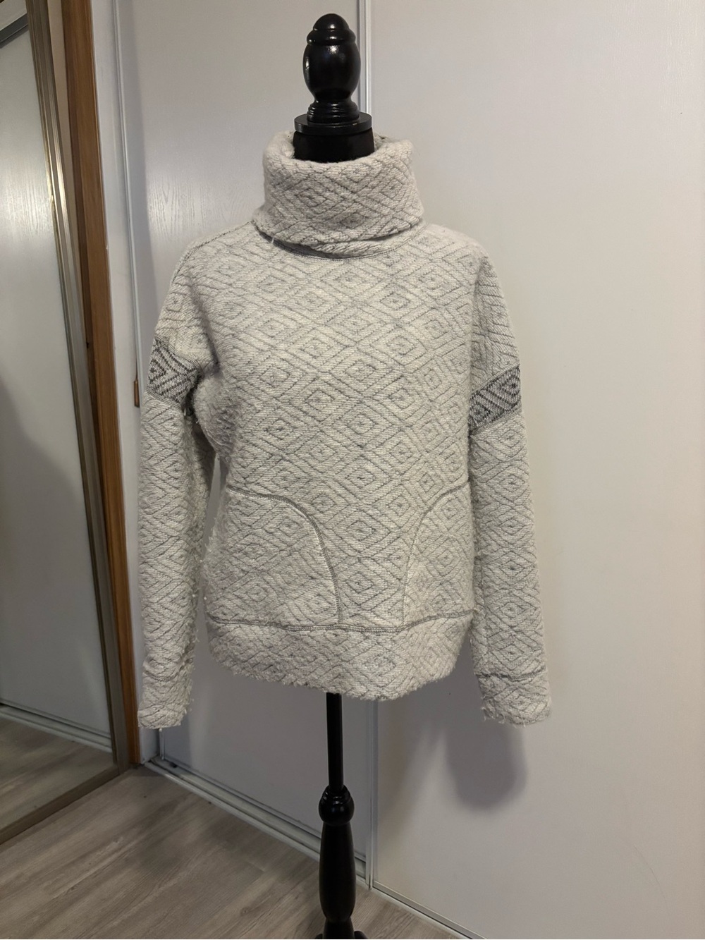 prAna Sweater Womens M Gray Cowl NeckChunky Knit Pockets Winter Cabin Outdoor